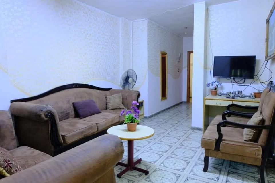 Al Seoudi Furnished Units Apartamento Zarqa Exterior foto