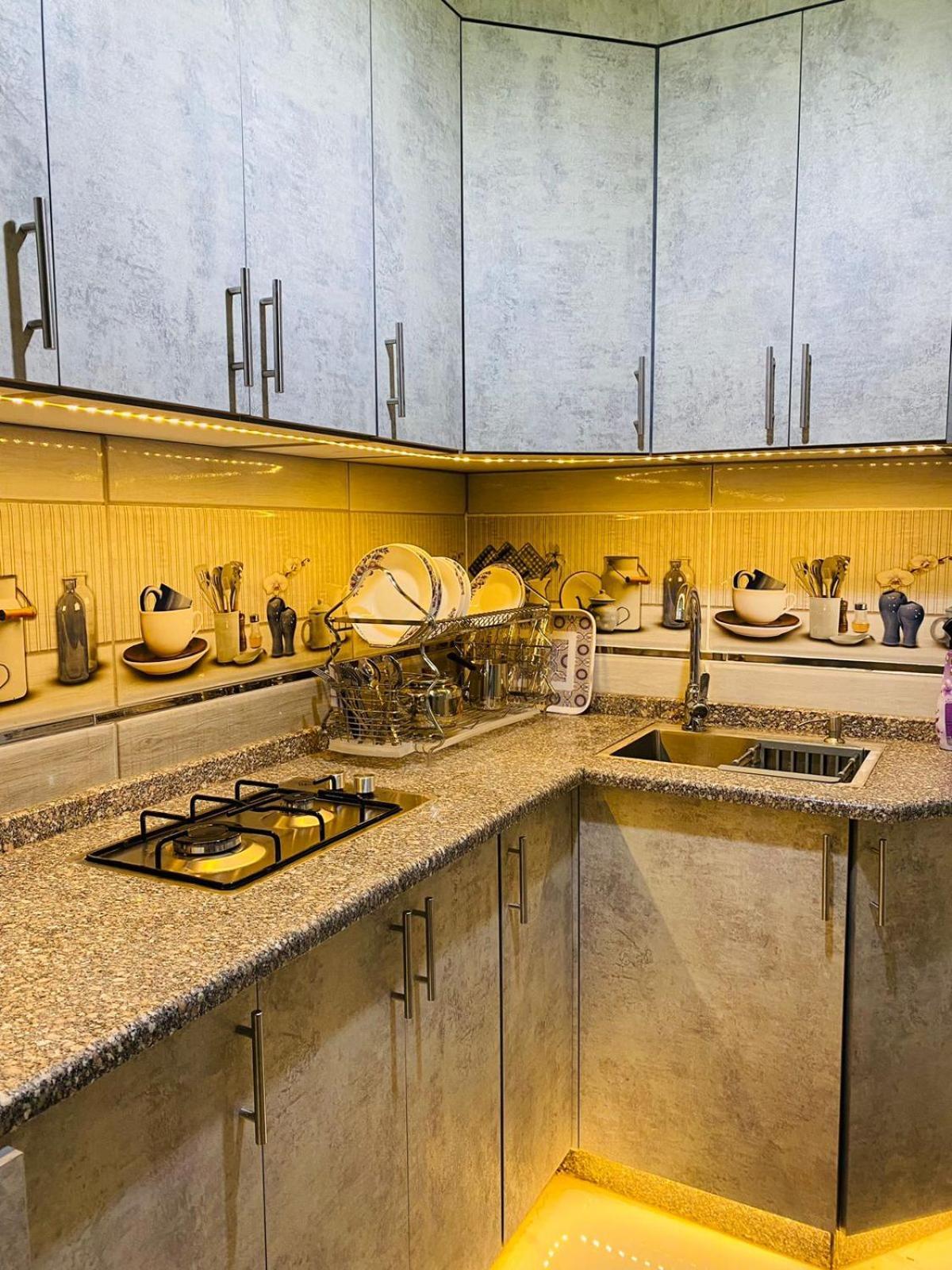 Al Seoudi Furnished Units Apartamento Zarqa Quarto foto